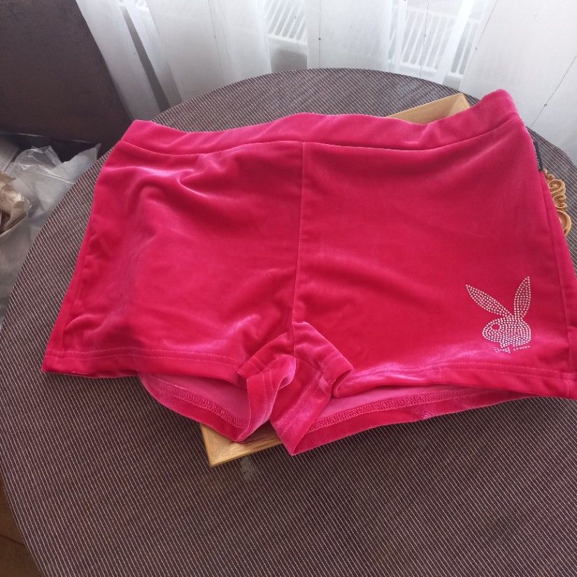Pantaloni scurți Playboy noi L