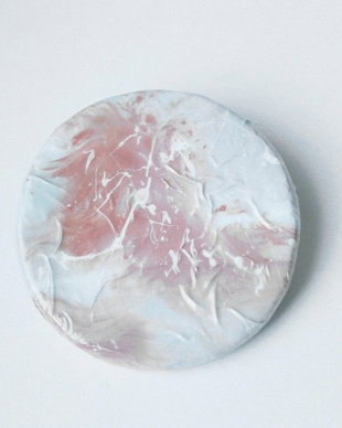 Brosa rotunda din lut "Pink Dust"