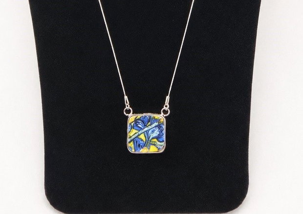 Colier "Van Gogh-Iris Galben" din fragment de portelan si argint