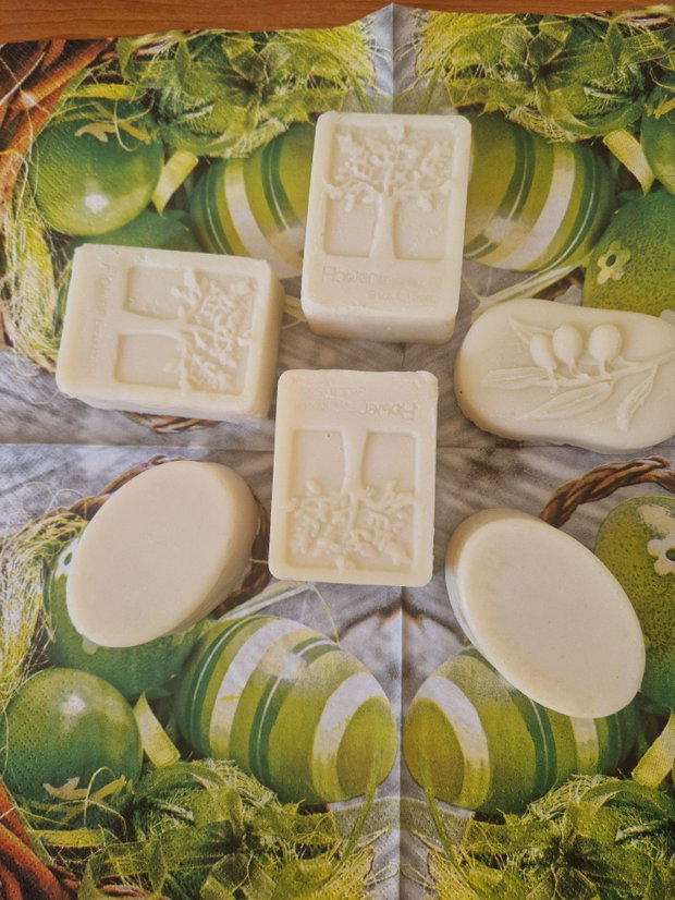 Sapun cu ulei de struguri, pudra alba Caolin si ulei esential de lavanda