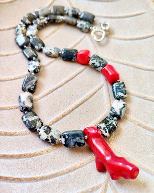 Colier jasp gri & Coral rosu