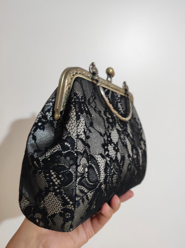 Geanta de mână eleganta de seară.