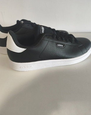 Adidas original model Urban Court