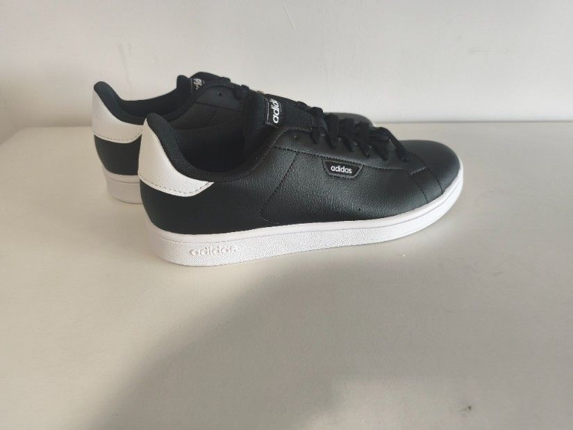 Adidas original model Urban Court