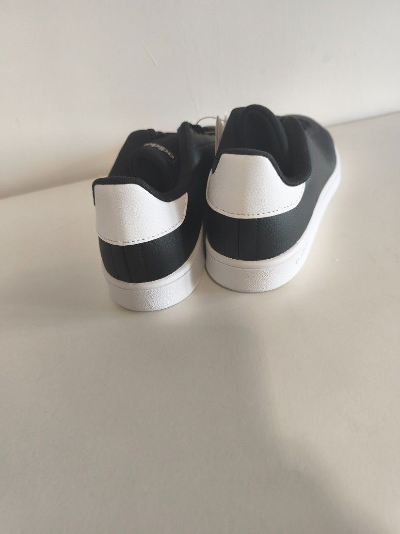 Adidas original model Urban Court