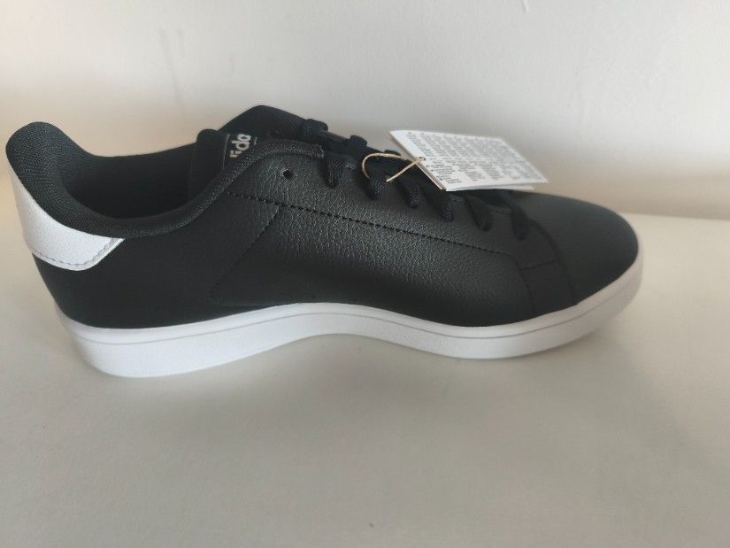Adidas original model Urban Court