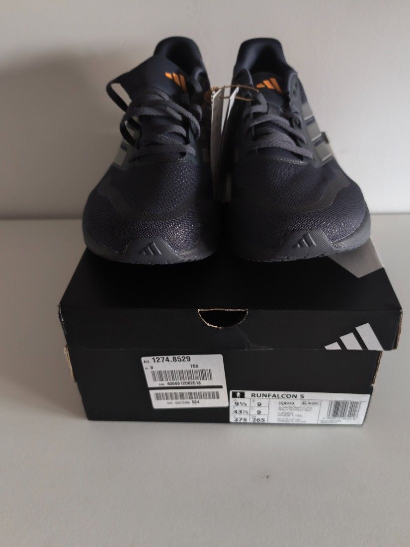 Adidas original model Run Falcon 5