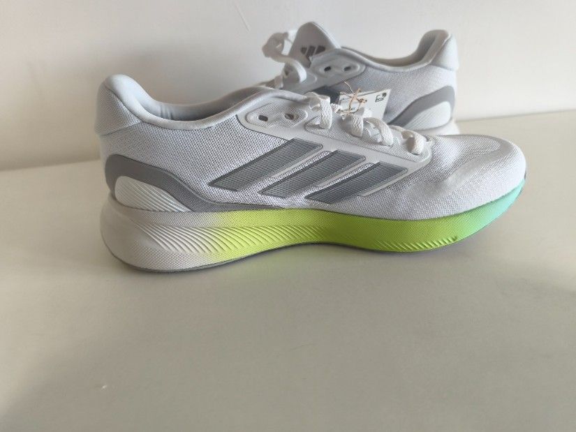 Adidas original model Run Falcon 5