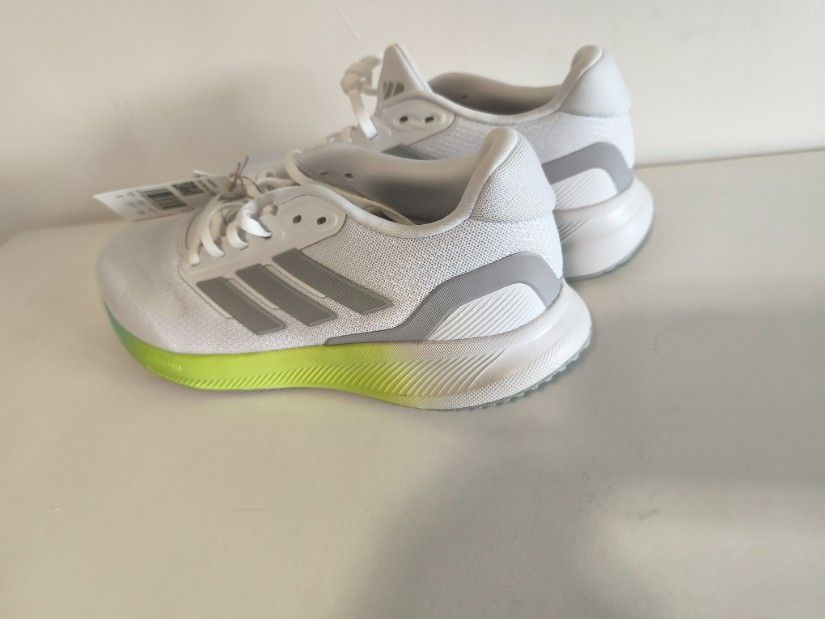 Adidas original model Run Falcon 5