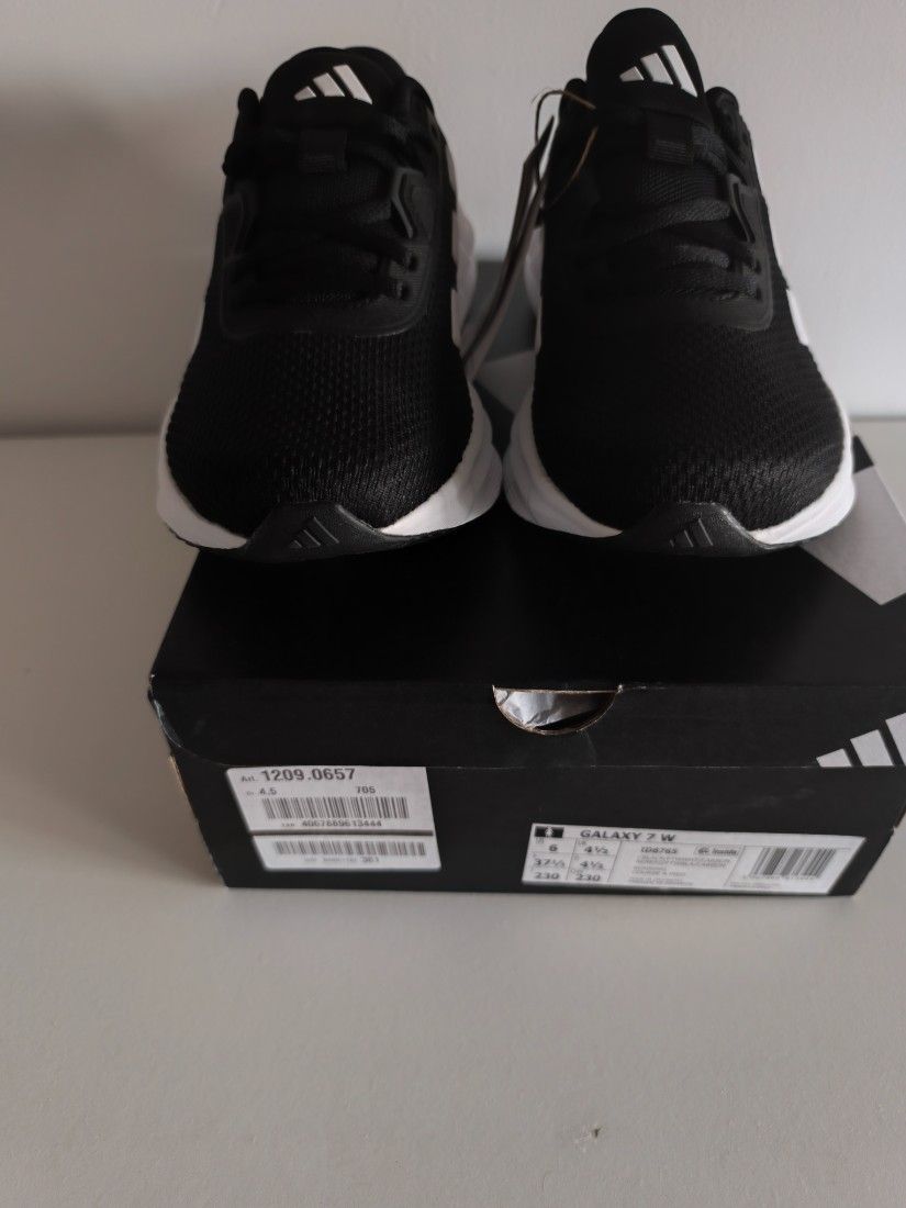 Adidas original model Galaxy 7