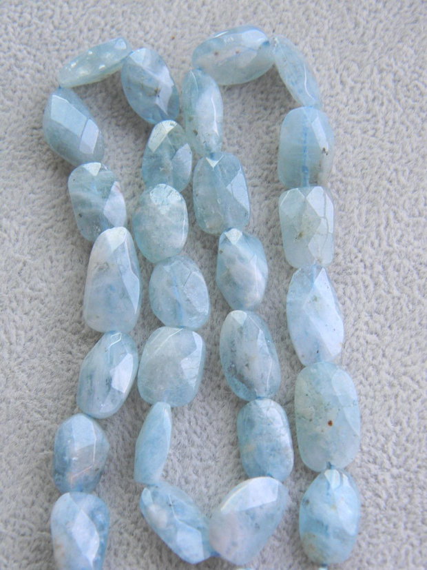 Aquamarin fatetat (AV30)