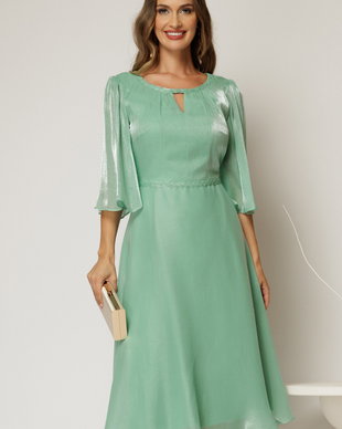 Rochie eleganta verde din voal peliculizat cu decolteu cu decupaj