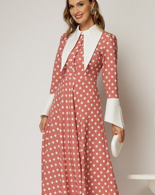Rochie midi roz coniac cu buline mici si guler ascutit