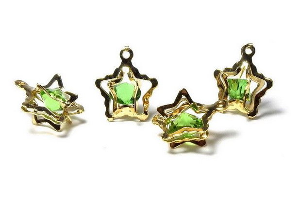 Pandantiv din metal, auriu, stea, 16x14 mm, cu strasuri verzi