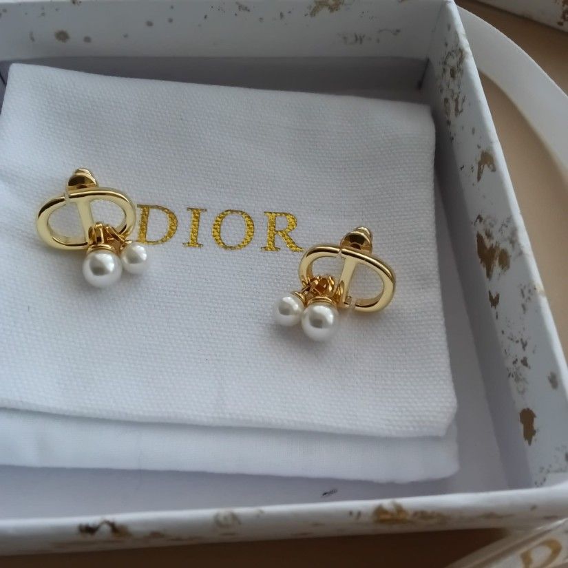 Cercei noi Dior