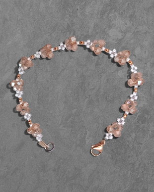 Brățară delicată cu cristale champagne și accente aurii | Handmade | Cadou pentru ea