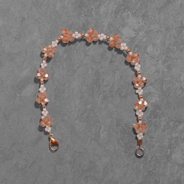 Brățară delicată cu cristale champagne și accente aurii | Handmade | Cadou pentru ea