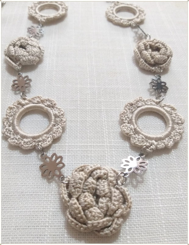 SET CROSETAT CU MATASE BEJ