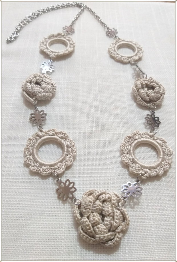 SET CROSETAT CU MATASE BEJ