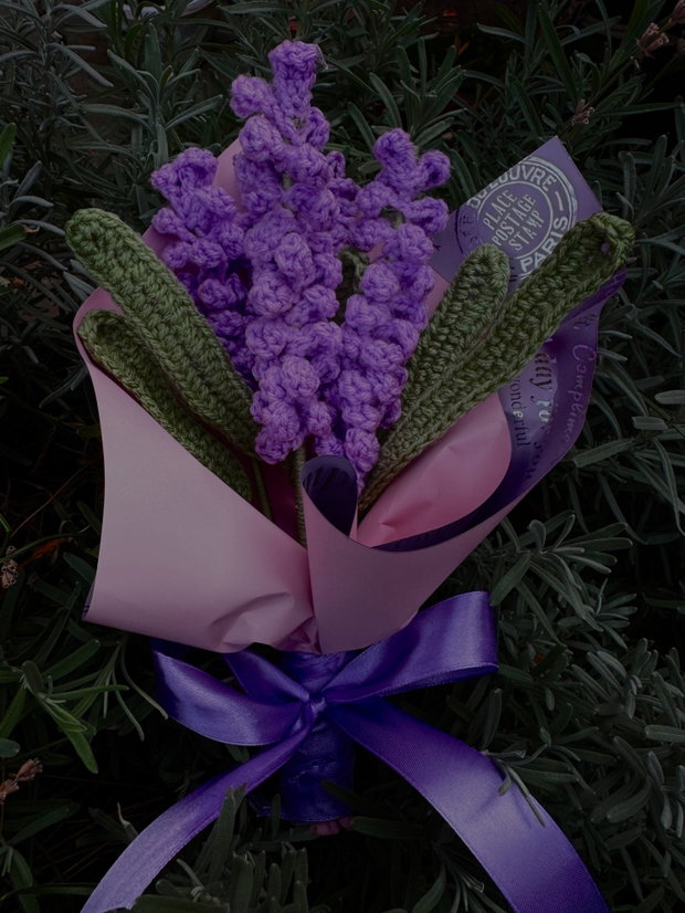 Buchet de lavanda crosetat
