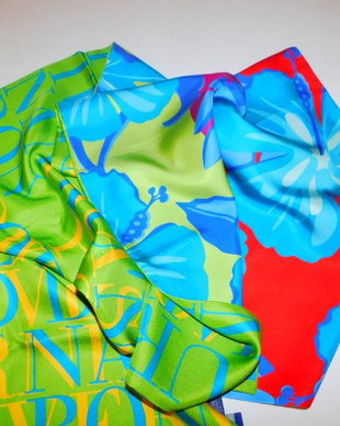 Esarfe de lux - Sieger  Couture- Italia,  cu 2  fete ,putindu se purta  alternativ,  matase premium ,  produs  de lux ,   nou,  matase plina ,  tinuta deosebita, colorit si  imprimeu  spectaculoase