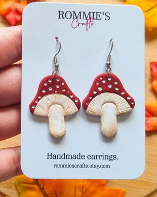 Cercei handmade ciupercute rosii, handmade din lut polimeric, stil cottagecore
