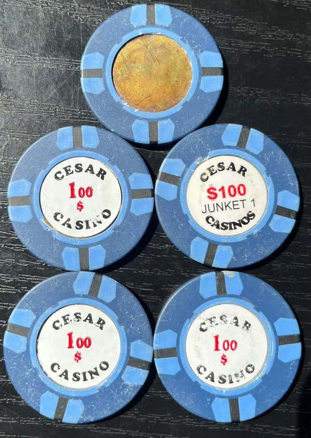 Lot Rare Jetoane Vintage Cesar Casino București Anii 90 Piesă de Colecție / Junket VIP