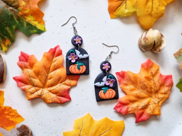 Cercei Halloween cu dovleci si lilieci, handmade din lut polimeric