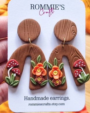 Cercei toamna cu ciupercute si flori, handmade din lut polimeric