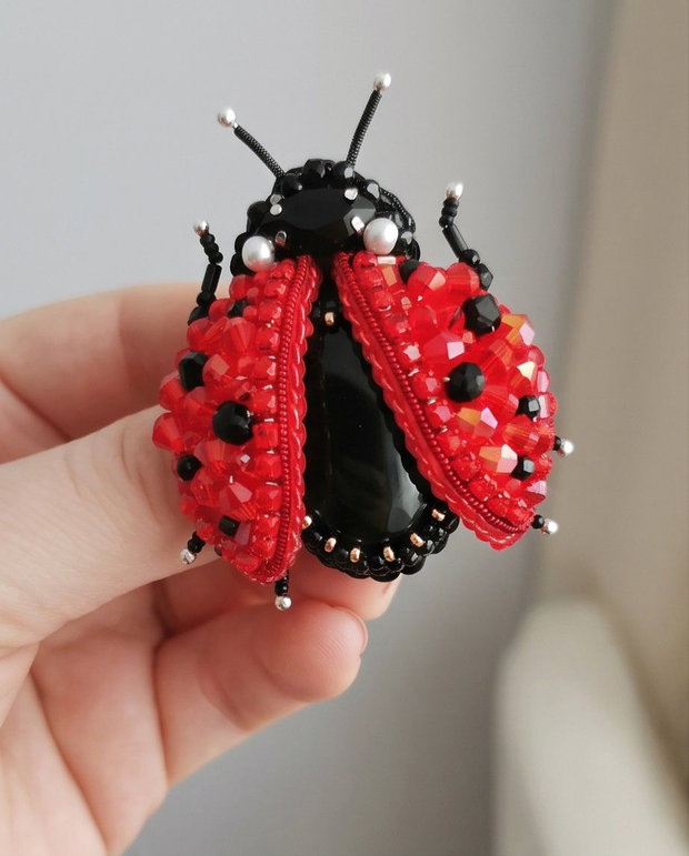 Broșă gărgăriță 3D - Coccinelle Rubis