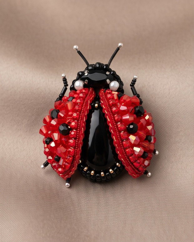 Broșă gărgăriță 3D - Coccinelle Rubis