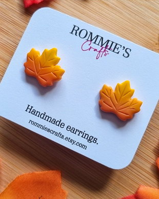 Cercei de toamna frunze de artar, handmade din lut polimeric, galben si portocaliu