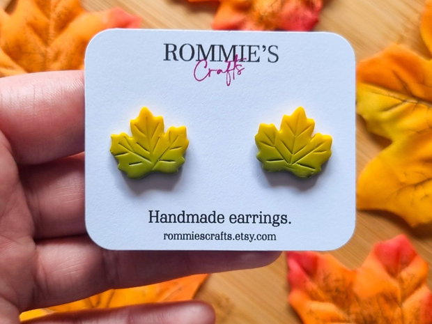 Cercei de toamna frunze de artar, handmade din lut polimeric, galben si verde