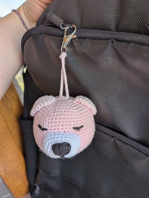 Breloc ursuleț roz croșetat  accesoriu geantă/rucsac