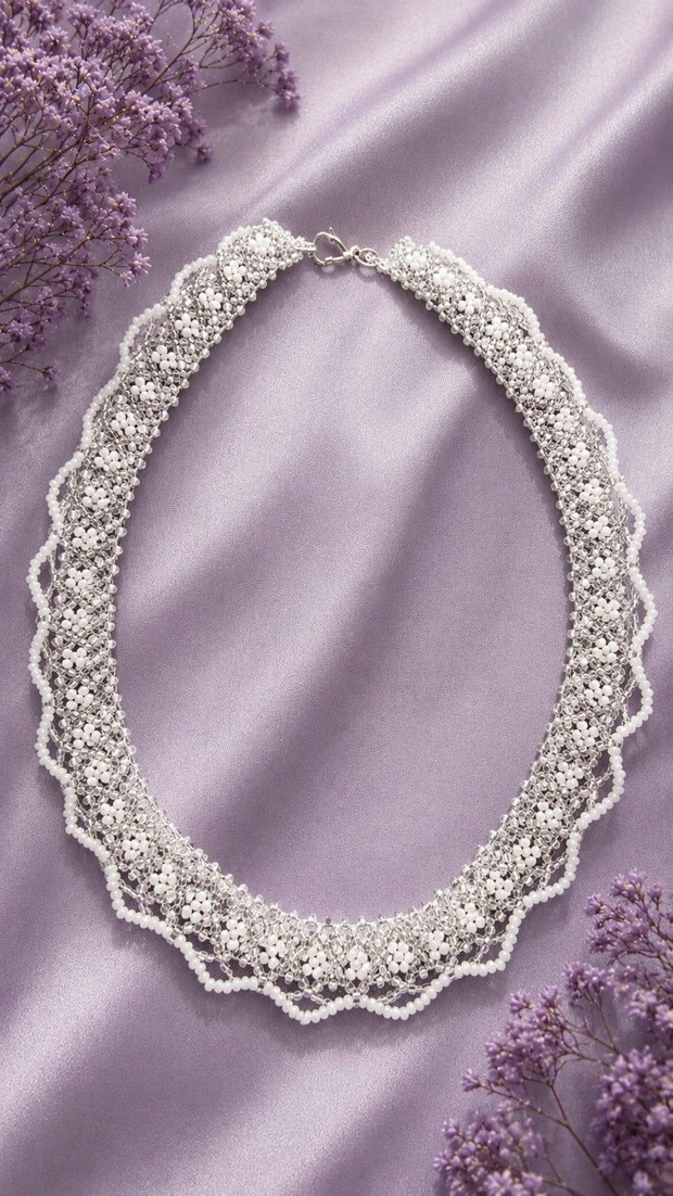 Colier  traditional elegant din margele