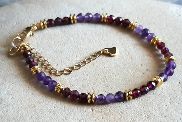Brățară handmade cu granat și ametist