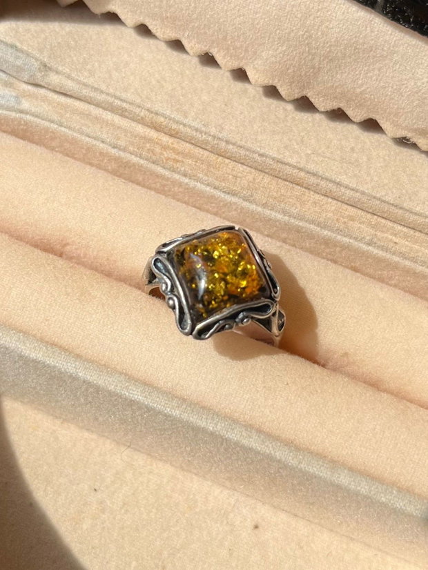 Inel deosebit din Argint 925 cu Chihlimbar Natural de Baltica Stil Vintage