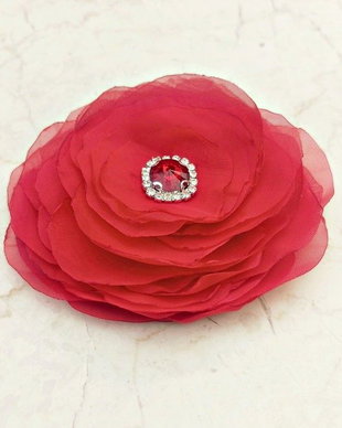 Brosa floare rosie cu cristale 11, 5 cm