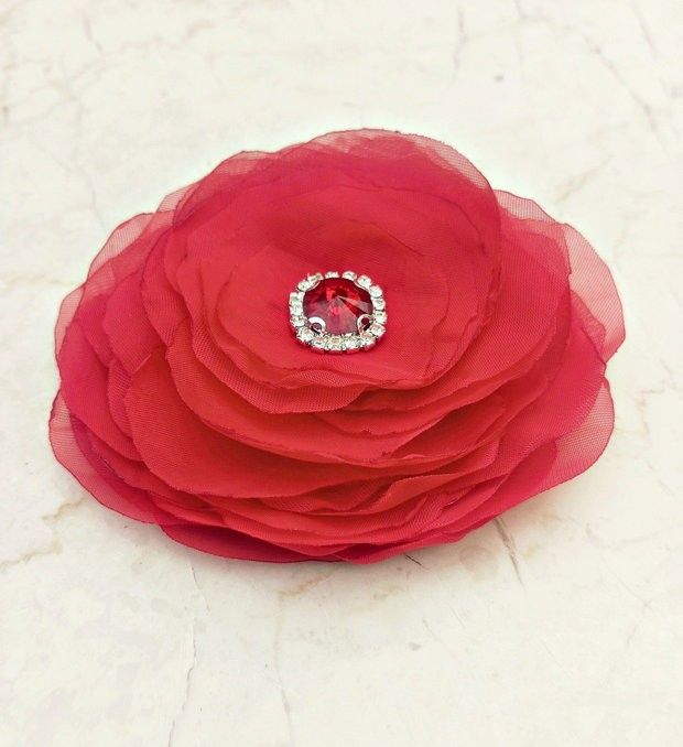 Brosa floare rosie cu cristale 11, 5 cm
