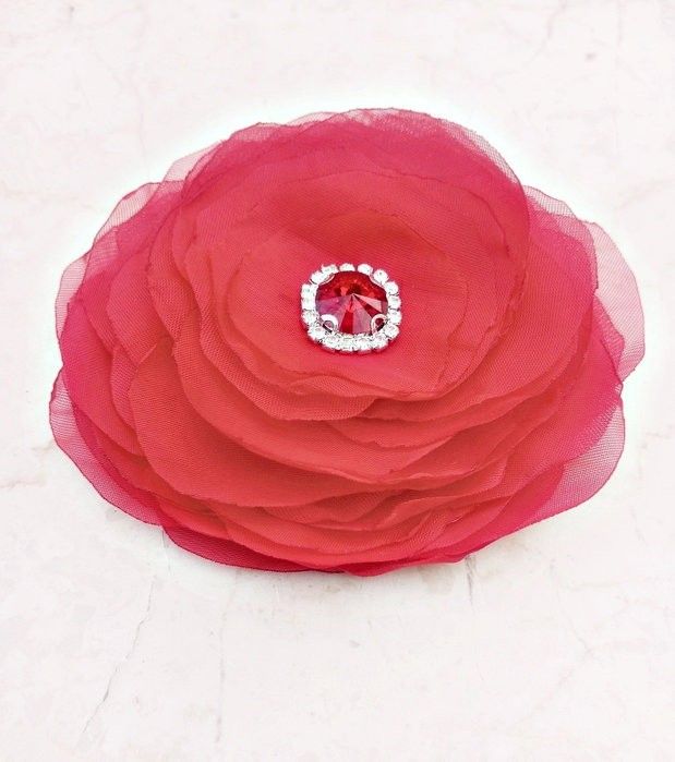 Brosa floare rosie cu cristale 11, 5 cm
