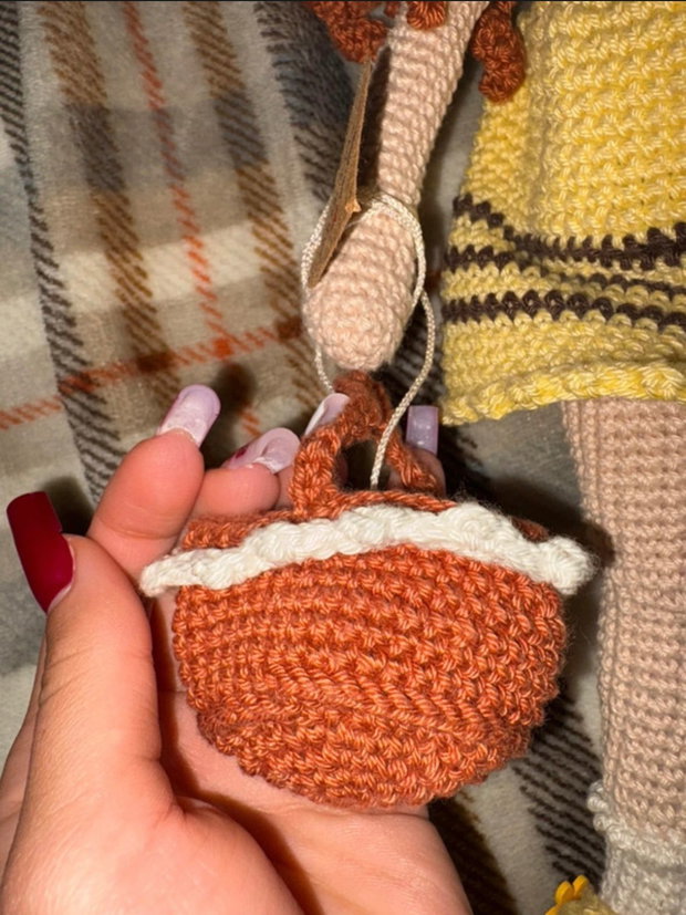 Păpușă croșetată manual (Amigurumi) Albinuță  | Handmade cu accesorii