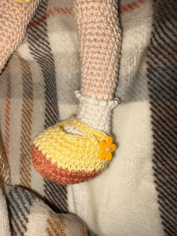 Păpușă croșetată manual (Amigurumi) Albinuță  | Handmade cu accesorii