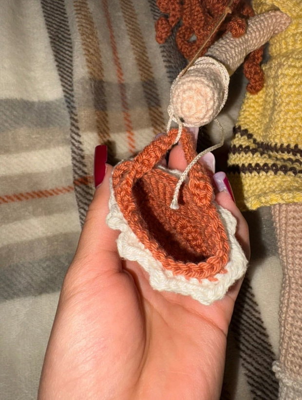 Păpușă croșetată manual (Amigurumi) Albinuță  | Handmade cu accesorii