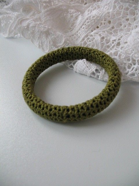 Bratara crosetata
