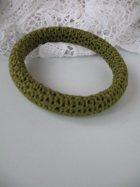 Bratara crosetata