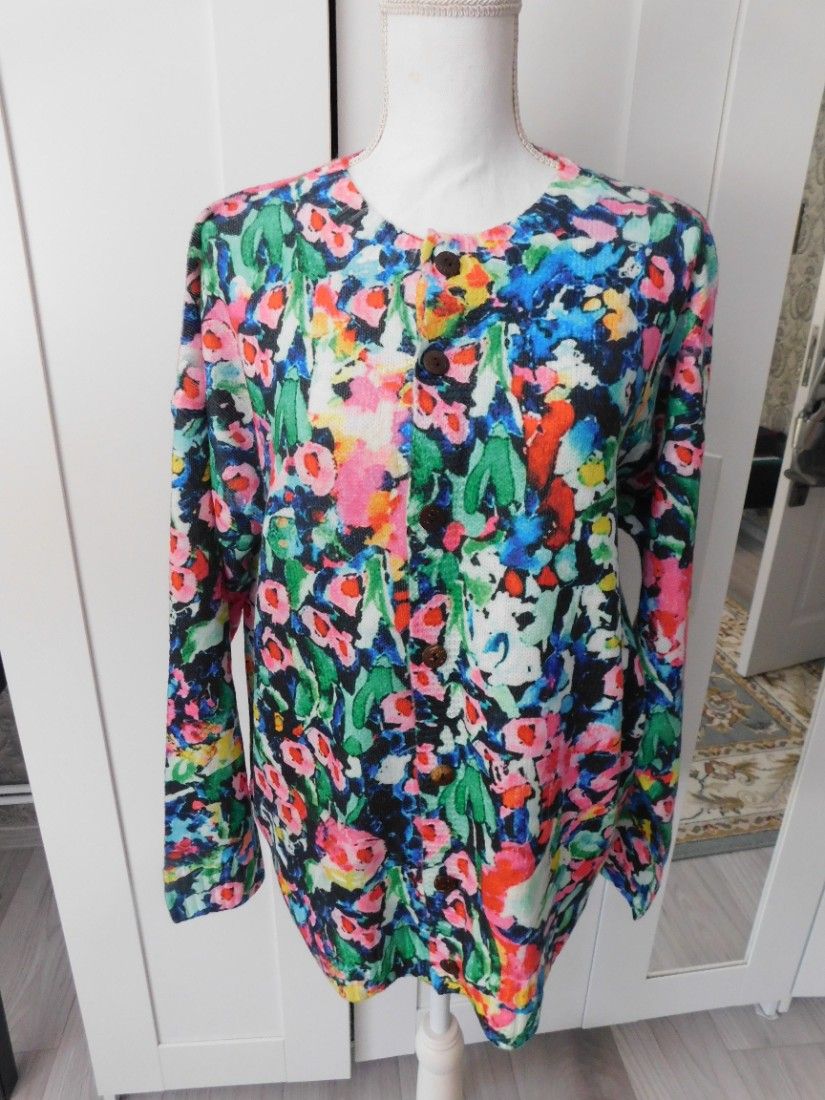 Cardigan nou, deosebit, colorit superb , masura 52
