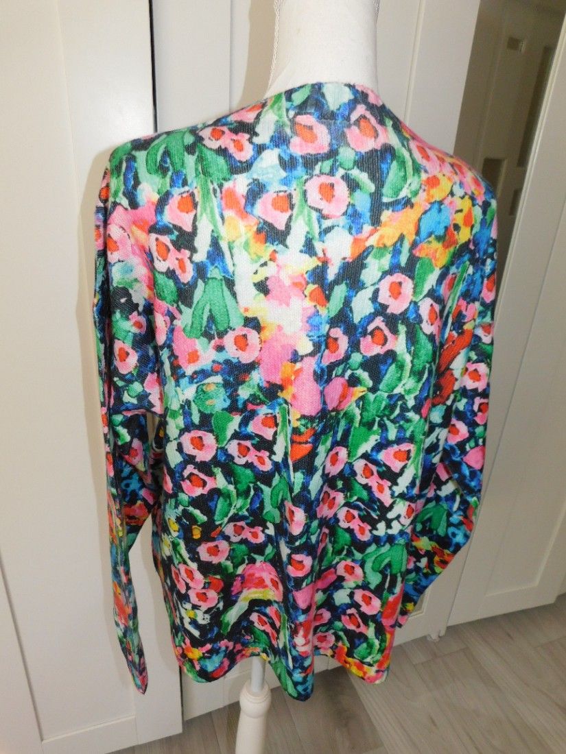 Cardigan nou, deosebit, colorit superb , masura 52