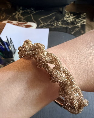 Brățară Statement Handmade  Împletitură Fluidă din Șnur cu Strasuri Auriu