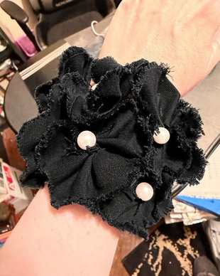 Brățară Manșetă din Denim Negru Midnight Rose cu Perle Sidefate