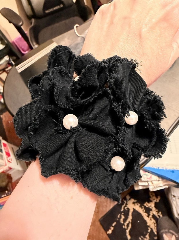 Brățară Manșetă din Denim Negru Midnight Rose cu Perle Sidefate